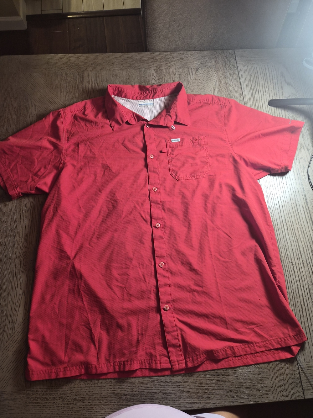 Men's Casual Short-Sleeve Button-Down Shirt in Red